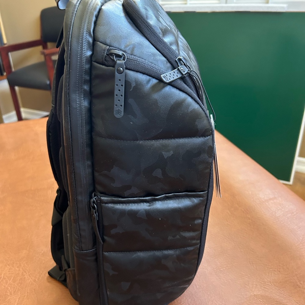 The Smarter Backpack - Picture 3 of 11